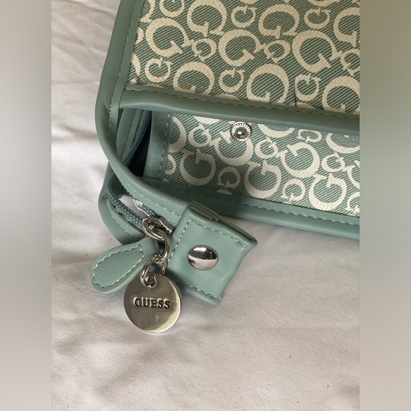 Guess Makeup Bag Cosmetic Bag Cosmetic bag, makeup bags for women - Picture 3 of 6